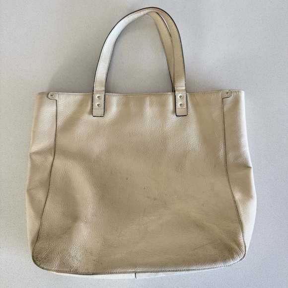 Large Orla Kiely Lester stem tote bag. - Picture 4 of 9